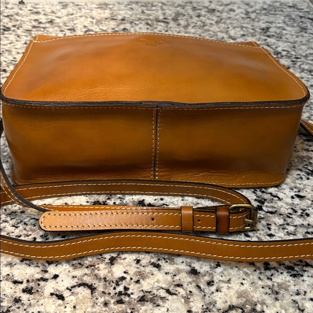 NWT Patricia Nash Nazaire Leather Bag - Picture 3 of 8
